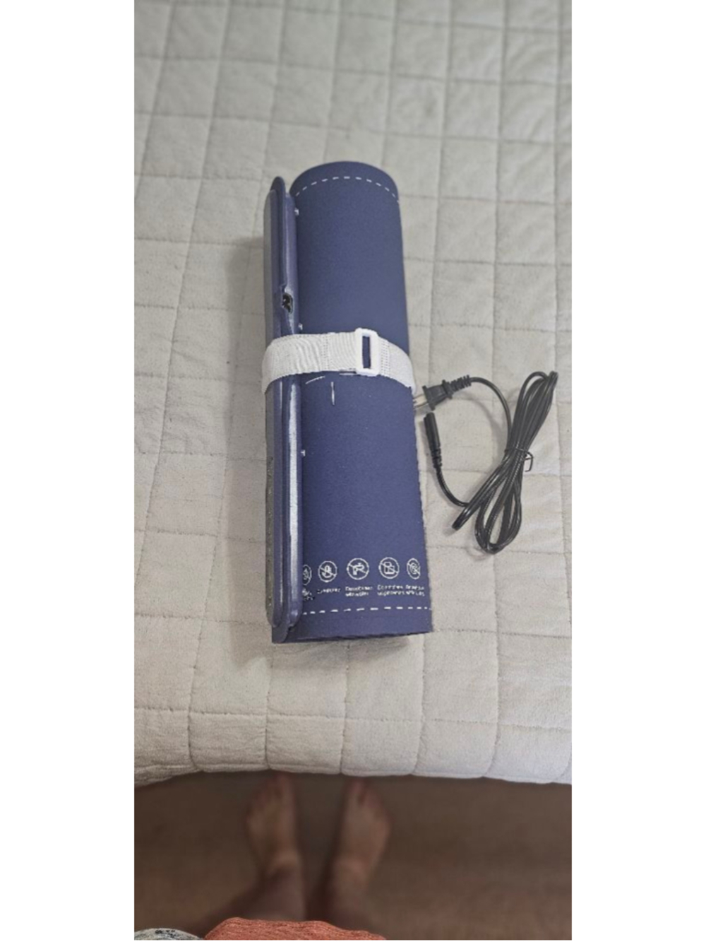 Unbranded Blue and White Heating Pad One Size 24 in by 15.7in